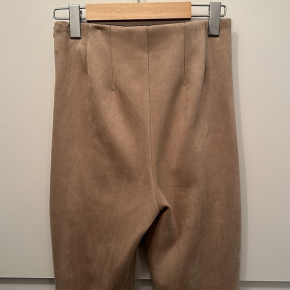 Zara faux Suède beige high rise skinny pants with zipper on the side and bottom - Picture 9 of 10